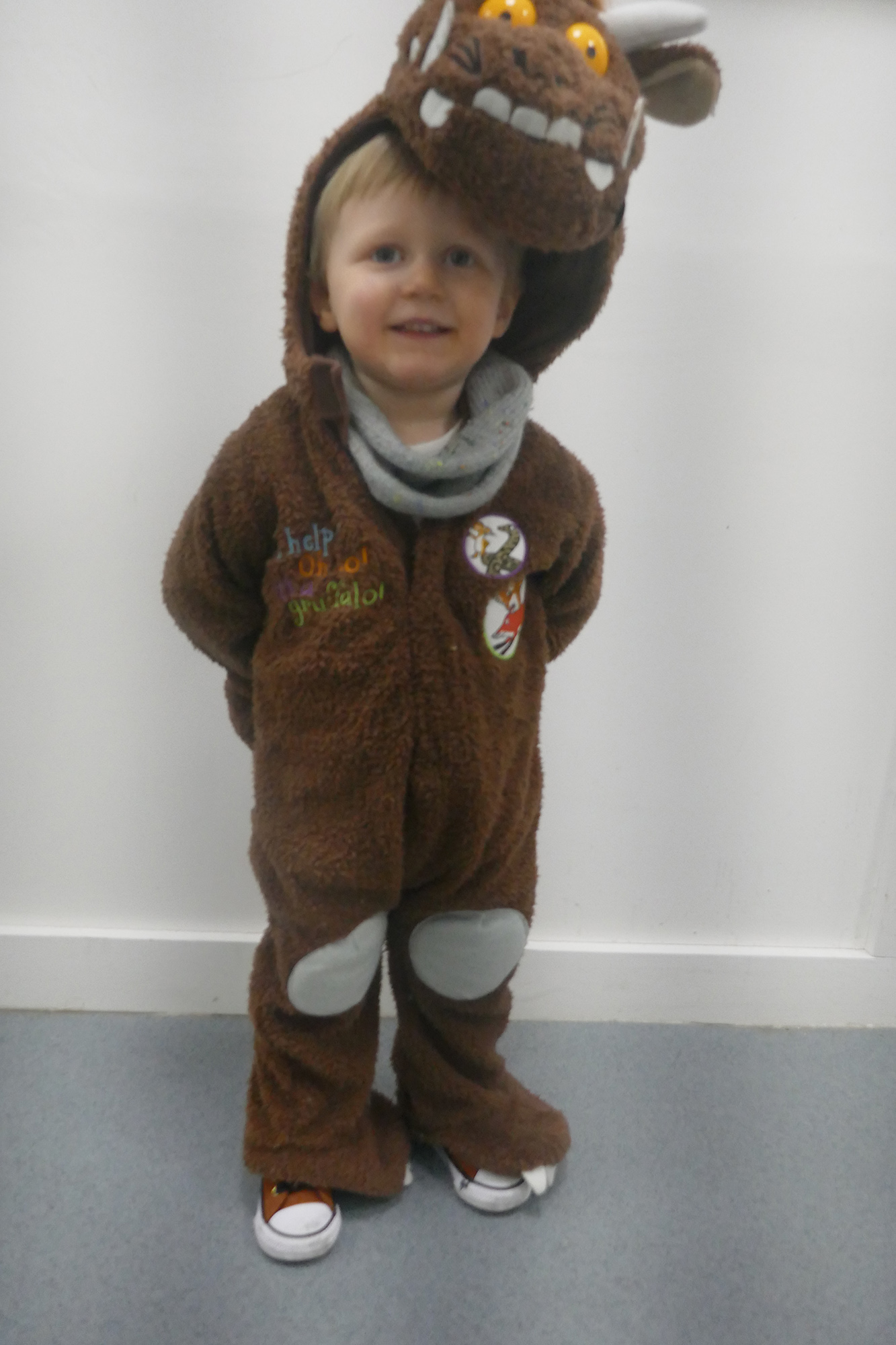 Child dressed as the Guffalo